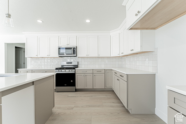 Photo 4 for MLS #2101943 at 956 N Banner Dr #620