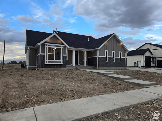 Photo 5 for MLS #2102028 at 1559 E 820 North #107