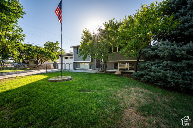 Photo 3 for MLS #2102041 at 1363 N Jefferson Ave