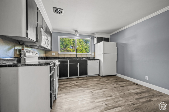 Photo 7 for MLS #2102041 at 1363 N Jefferson Ave