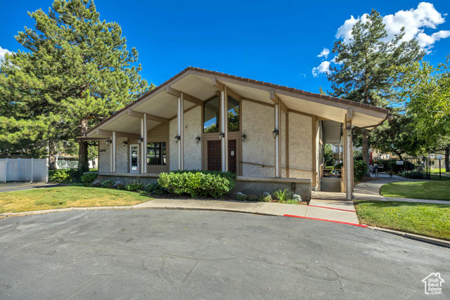 Photo 15 for MLS #2102107 at 1460 E Highland Cove Ln #223