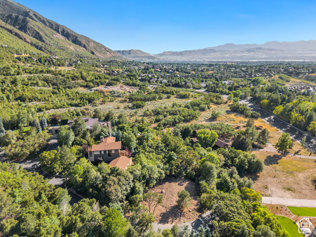 Photo 10 for MLS #2102120 at 3316 E Lone Springs Cv