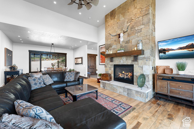 Photo 12 for MLS #2102141 at 1212 Splendor Valley Rd
