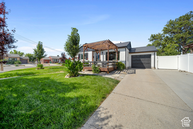 5762 S MCMILLAN CIR, Salt Lake City UT 84107