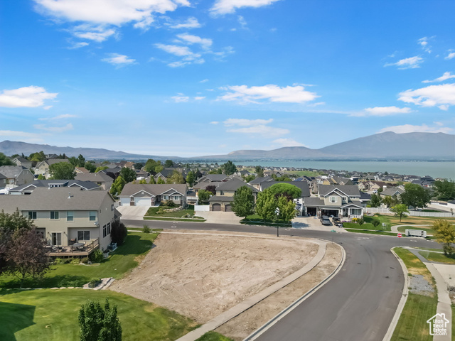 127 W HONEYSUCKLE DR, Saratoga Springs UT 84045