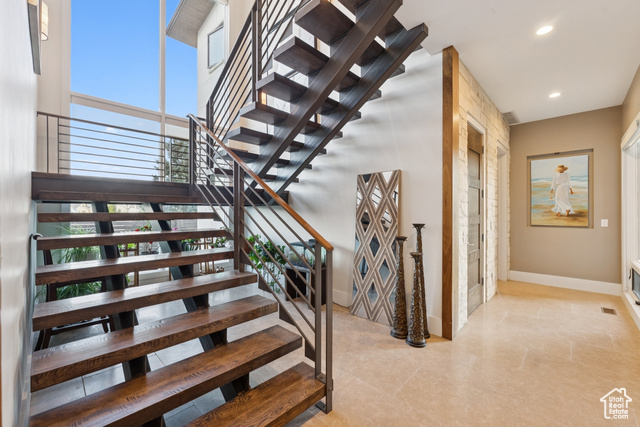 Photo 37 for MLS #2102256 at 7005 N Greenfield Dr