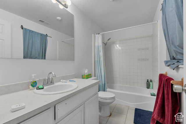 Photo 19 for MLS #2102263 at 1243 E Siesta Dr