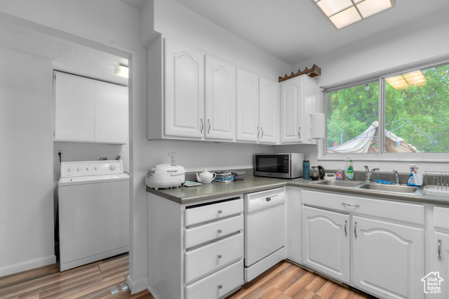Photo 10 for MLS #2102263 at 1243 E Siesta Dr