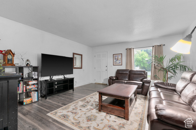 Photo 14 for MLS #2102263 at 1243 E Siesta Dr