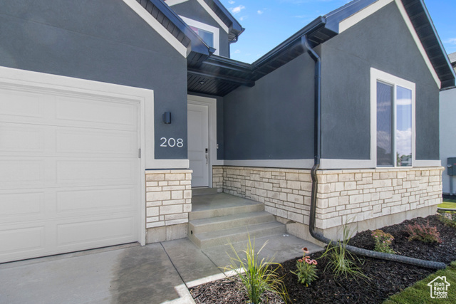 Photo 2 for MLS #2102268 at 208 E 610 North