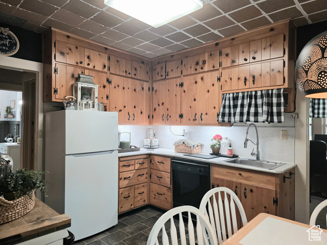Photo 8 for MLS #2102285 at 240 N Carbon Ave