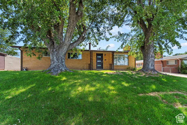 5624 S 2200 W, Roy UT 84067