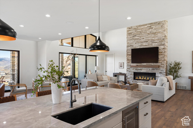 Photo 8 for MLS #2102311 at 3683 E Huntley Way