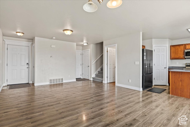 Photo 3 for MLS #2102328 at 683 W Saratoga Chase Dr