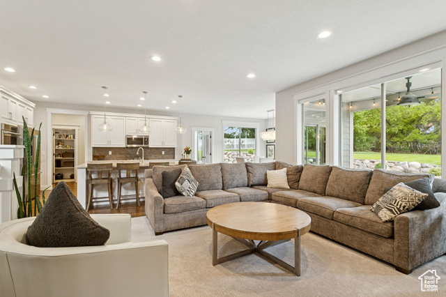 Photo 7 for MLS #2102334 at 1266 W Country Ridge Dr