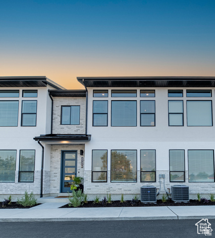 Photo 2 for MLS #2102360 at 4309 W 5430 St