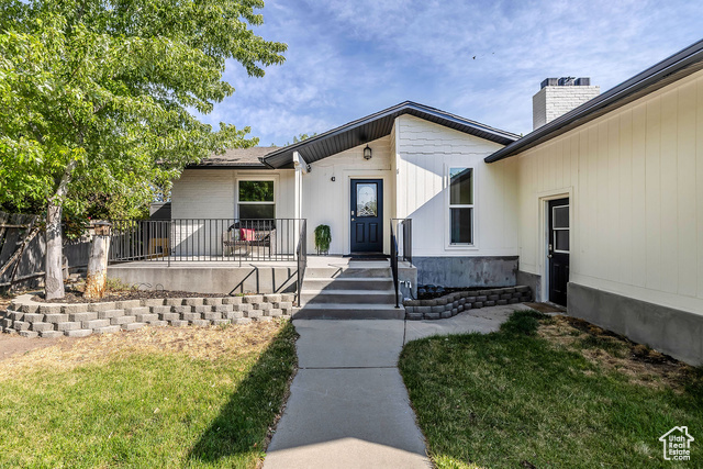 9520 S CALEDONIA CIR, South Jordan UT 84009