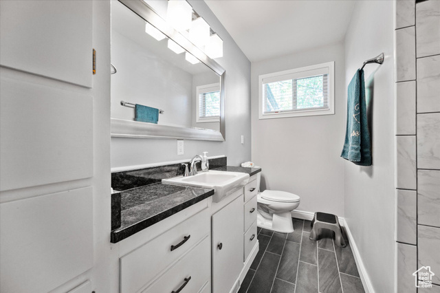 Photo 12 for MLS #2102431 at 290 N Colonial Ave