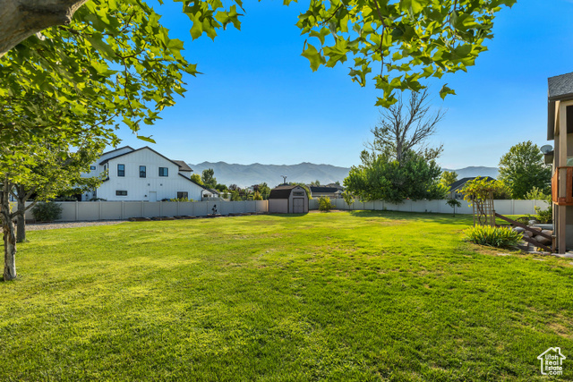 Photo 41 for MLS #2102503 at 1619 Galbraith Ln