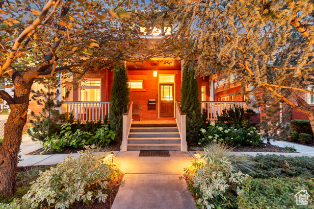 Photo 10 for MLS #2102510 at 219 E 8th Ave