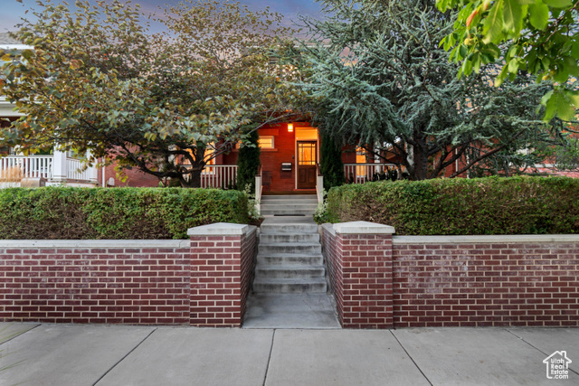 Photo 6 for MLS #2102510 at 219 E 8th Ave