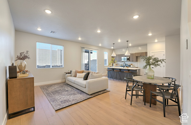 Photo 2 for MLS #2102522 at 3975 E Fossil Way #62
