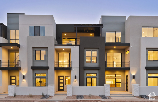 Photo 2 for MLS #2102524 at 5327 S Coral Pearl Aly #421