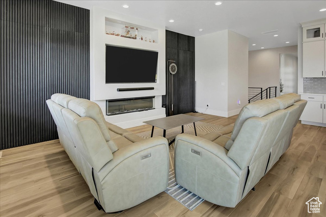 Photo 4 for MLS #2102544 at 1611 W Laurel Chase Dr