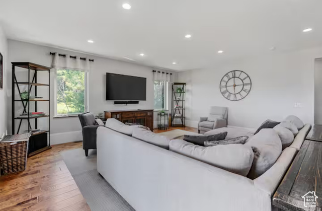 Photo 8 for MLS #2102588 at 705 N Lochwood Vw