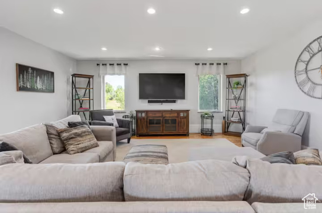 Photo 7 for MLS #2102588 at 705 N Lochwood Vw