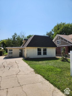 Photo 2 for MLS #2102601 at 423 W Forest St