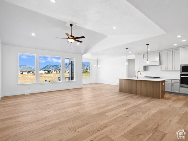 Photo 3 for MLS #2102638 at 283 E 1250 North #64