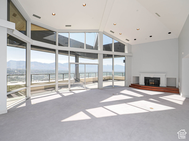 Photo 4 for MLS #2102643 at 44 W Broadway #2701