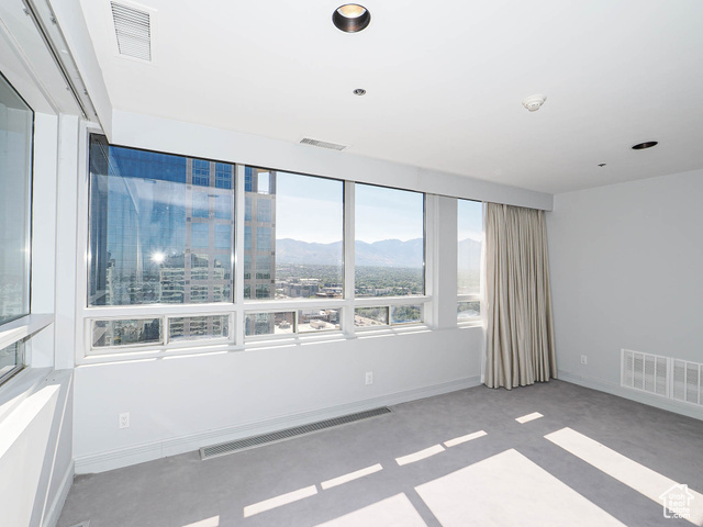 Photo 26 for MLS #2102643 at 44 W Broadway #2701