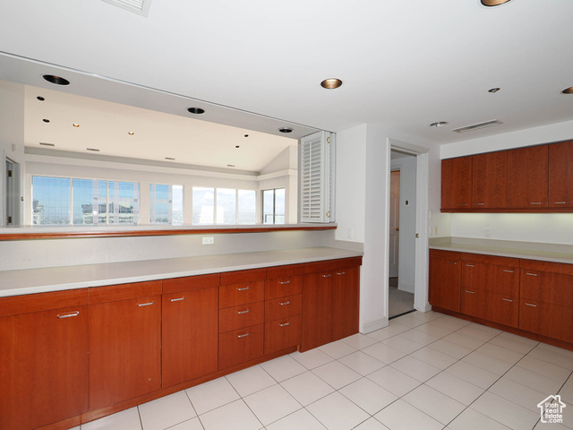 Photo 16 for MLS #2102643 at 44 W Broadway #2701