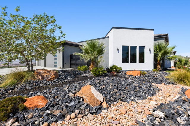 Photo 16 for MLS #2102654 at 1193 W Crest Dr