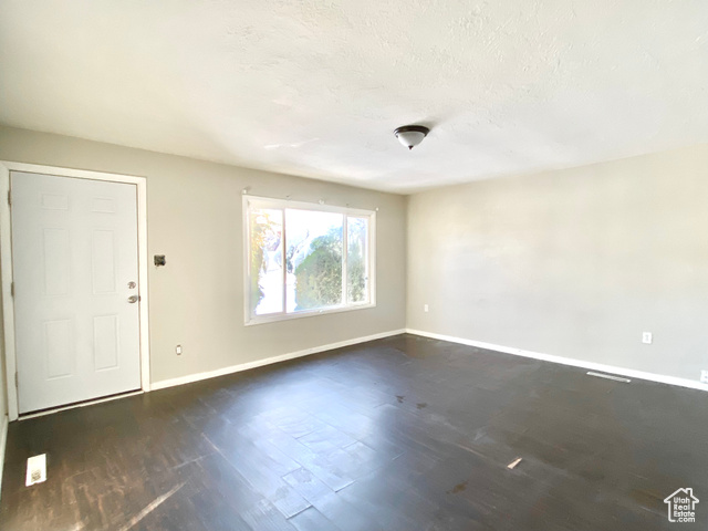 Photo 19 for MLS #2102723 at 4075 Jefferson Ave