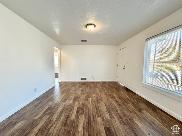 Photo 4 for MLS #2102723 at 4075 Jefferson Ave