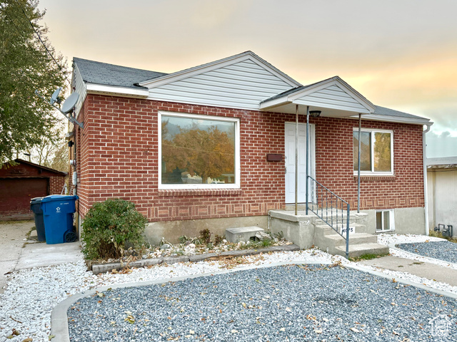 Photo 3 for MLS #2102723 at 4075 Jefferson Ave