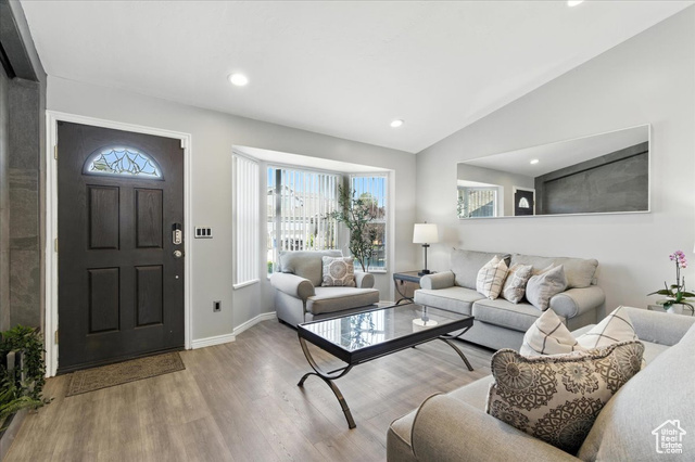 Photo 6 for MLS #2102728 at 1827 W Omni Ave