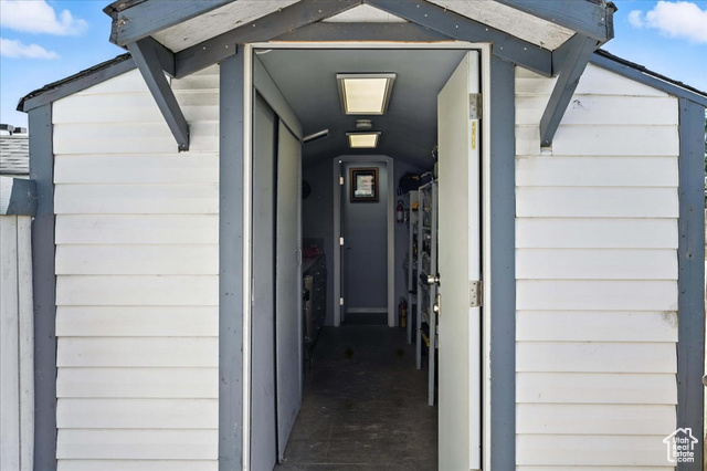 Photo 42 for MLS #2102728 at 1827 W Omni Ave
