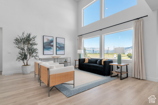 Photo 5 for MLS #2102743 at 4230 W 1575 South #305