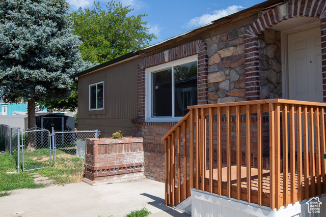 Photo 3 for MLS #2102772 at 1500 N Angel St #64