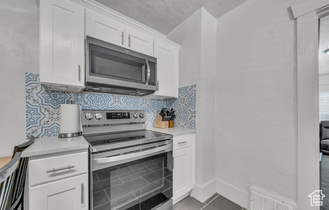 Photo 9 for MLS #2102774 at 634 Kershaw St