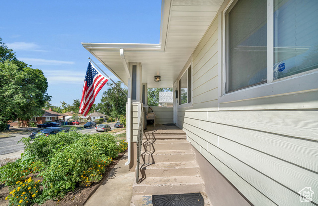 Photo 4 for MLS #2102774 at 634 Kershaw St