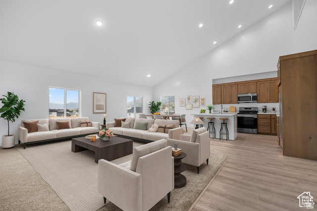Photo 4 for MLS #2102777 at 2711 S Eagle Dr #14