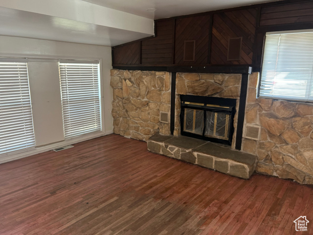 Photo 2 for MLS #2102812 at 1115 Collins Blvd