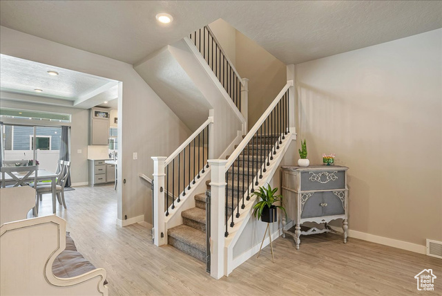 Photo 7 for MLS #2102815 at 102 E Hidden Creek Way