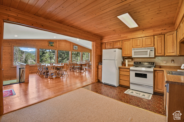 Photo 12 for MLS #2102859 at 4498 E Weber Canyon Rd #MO23
