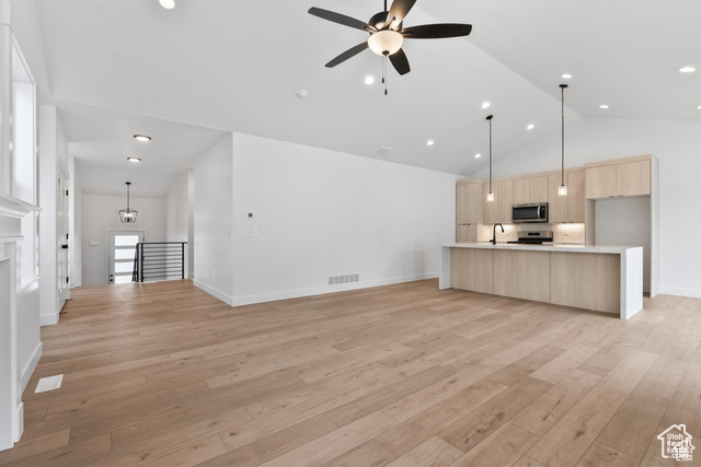 5364 E MURRAY RIDGE RD #122, Murray UT 84123